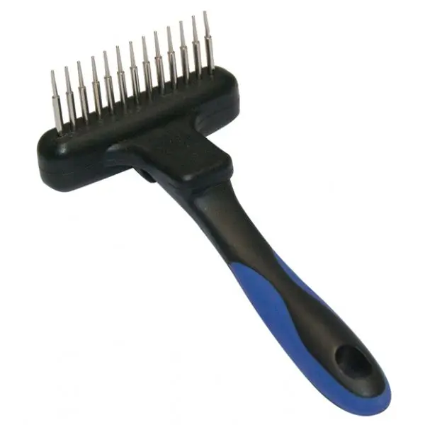 Show tech karda med fj�drande och roterande piggar